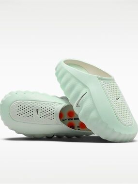 NWT - Nike Mind 001 Barley Green Mules M8/W9